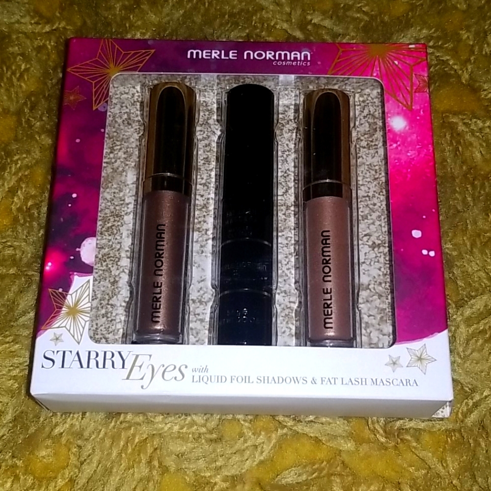 Merle Norman Set